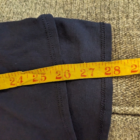 ‼️CLEARANCE  Navy blue, short sleeve top with floral embroidery, size XXL - Picture 11 of 12